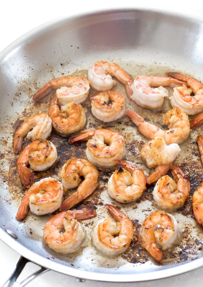 Creamy Shrimp and Grits 14 Sautéed Shrimp with Bacon Drippings