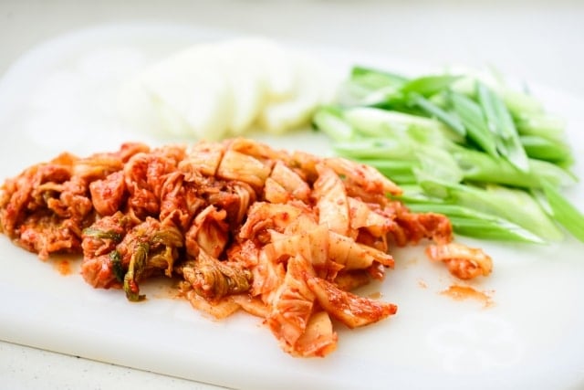 Kimchijeon (Kimchi Pancake) DSC0743 640x427 - Kimchijeon (Kimchi Pancake)