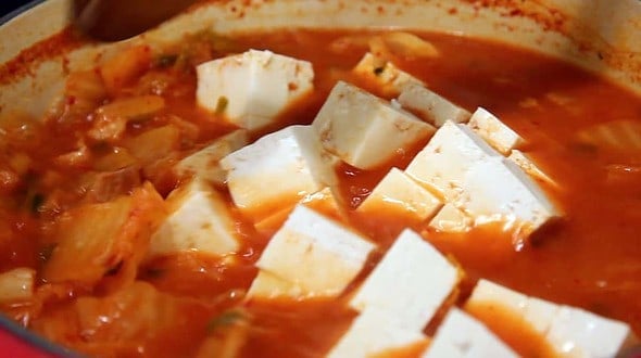 Kimchi soup (Kimchi-guk) 12 kimchiguk