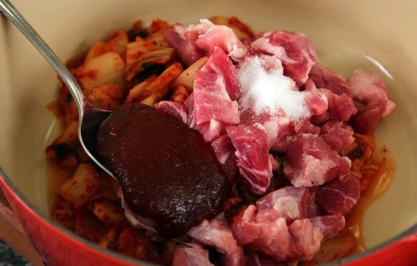 Kimchi soup (Kimchi-guk) 11 kimchi soup