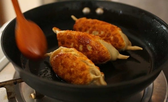 King-size kimchi dumplings (Kimchi-wangmandu) 53 fried kimchi king mandu