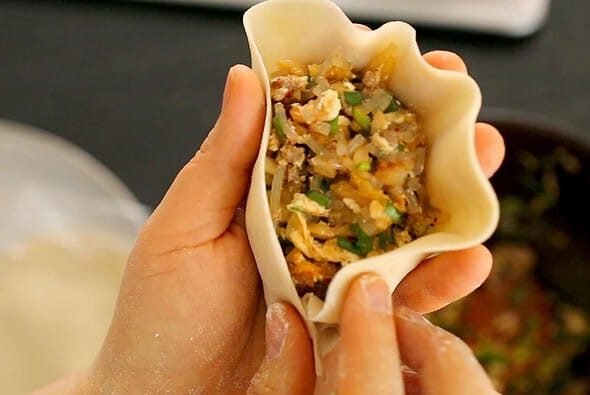 King-size kimchi dumplings (Kimchi-wangmandu) 47 mandu shaping