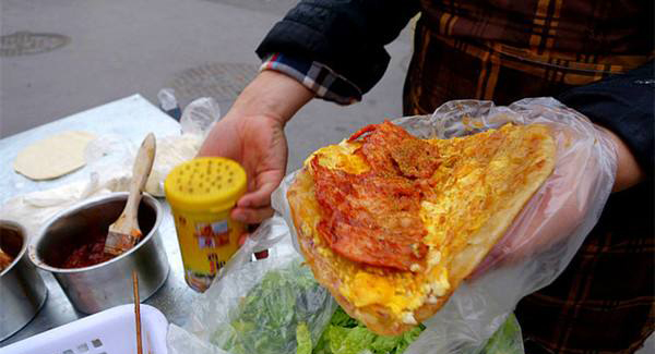 Jianbing (Chinese Crepes) – 15 Minutes Chinese Street Food 23 Street food jianbing