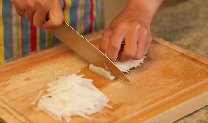 Jianbing (Chinese Crepes) – 15 Minutes Chinese Street Food 27 jianbing step1