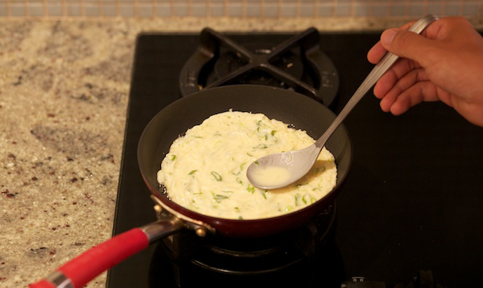 Jianbing (Chinese Crepes) – 15 Minutes Chinese Street Food 35 jianbing step9