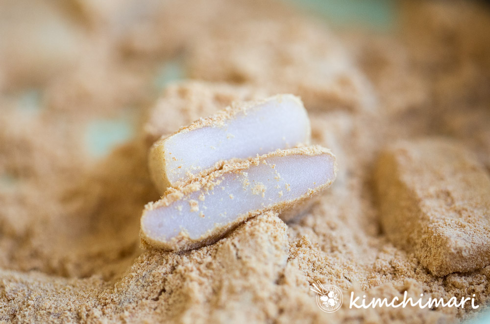close up of cut cross section of injeolmi tteok