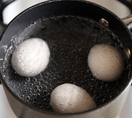 What-is-balut-egg-Lets- discover-how-to-eat-balut-in-Vietnam 3 What-is-balut-egg-Lets- discover-how-to-eat-balut-in-Vietnam 3