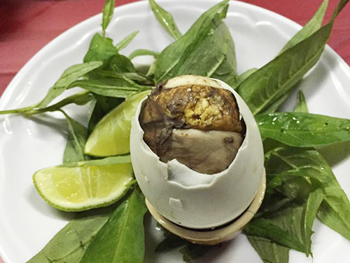 What-is-balut-egg-Lets- discover-how-to-eat-balut-in-Vietnam 6 What-is-balut-egg-Lets- discover-how-to-eat-balut-in-Vietnam 6