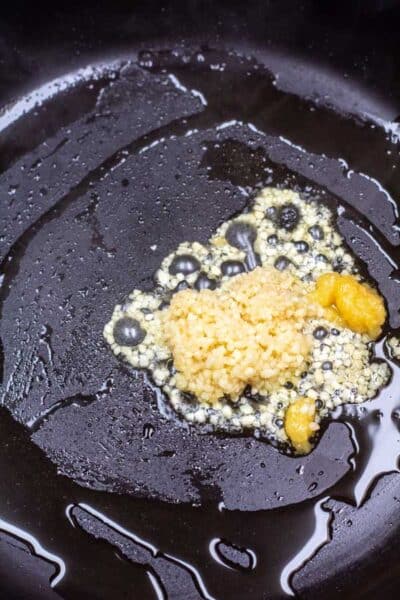 Process photo 2 saute garlic and ginger.