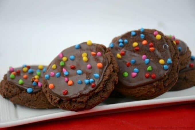 The cookies on a rectangle serving platter.