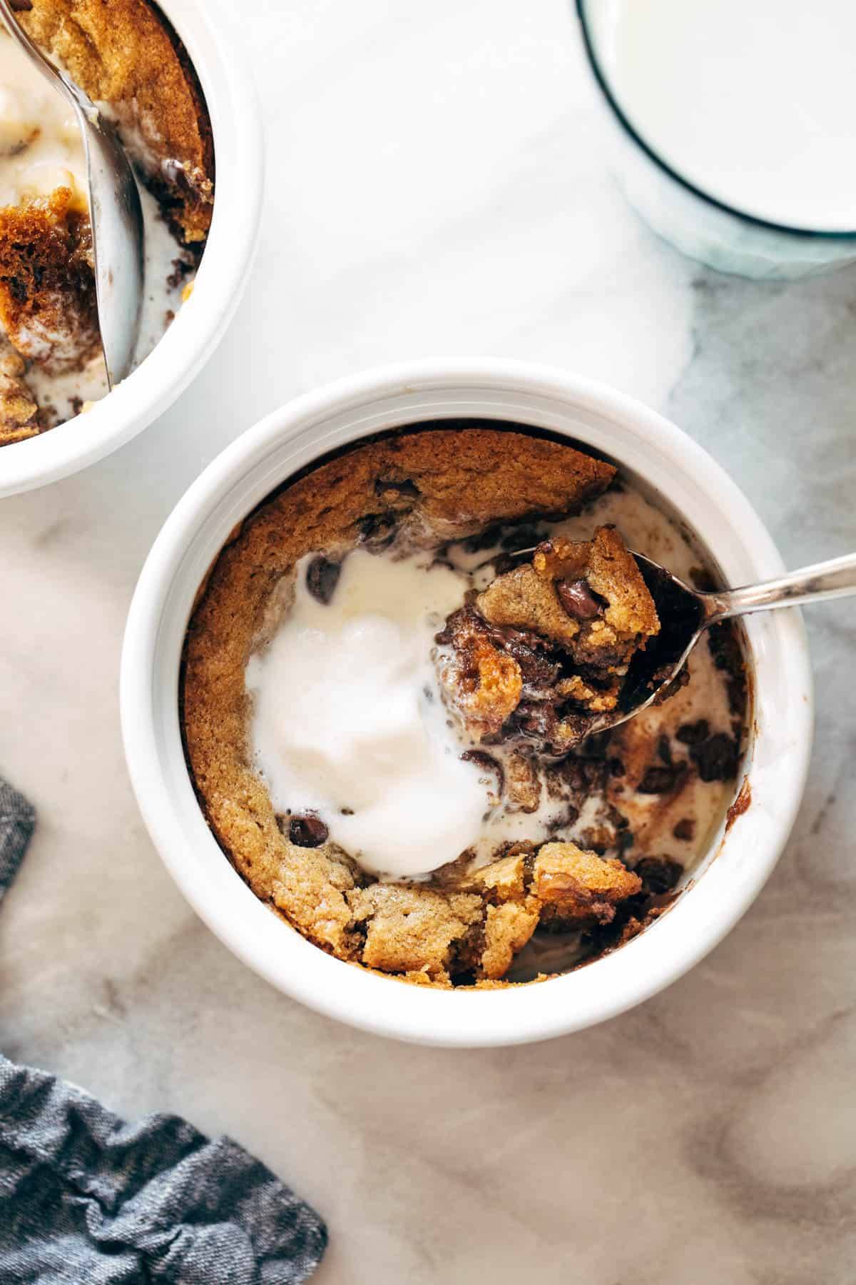 Deep Dish Cookie Bowls for Two 10 Deep dish cookie bowls with ice cream.