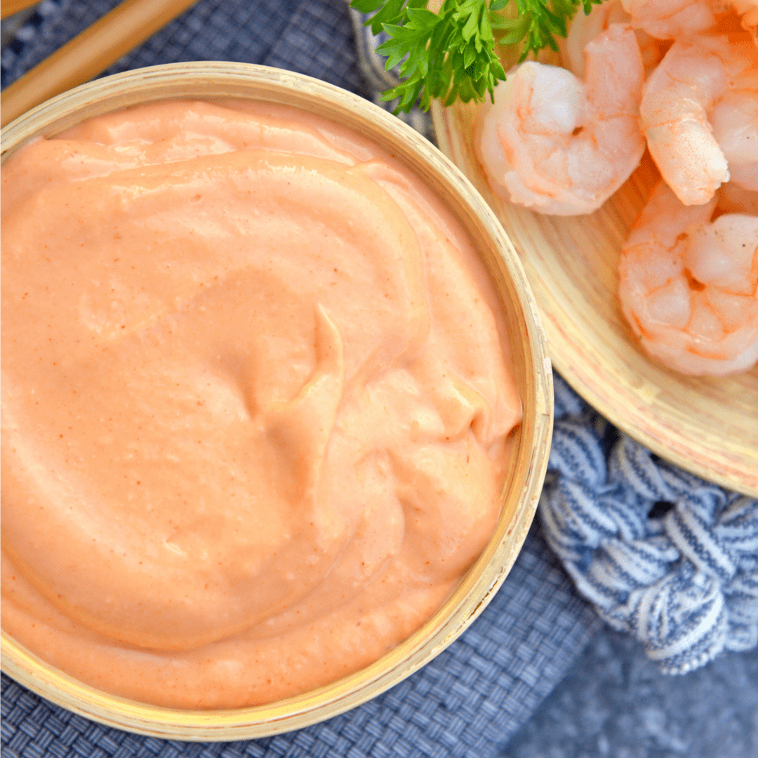 Yum Yum Sauce 11 Yum Yum Sauce is everyone's favorite Japanese Steakhouse Sauce! Mix with fried rice or dip your seafood, vegetables or steak in this delicious sauce!